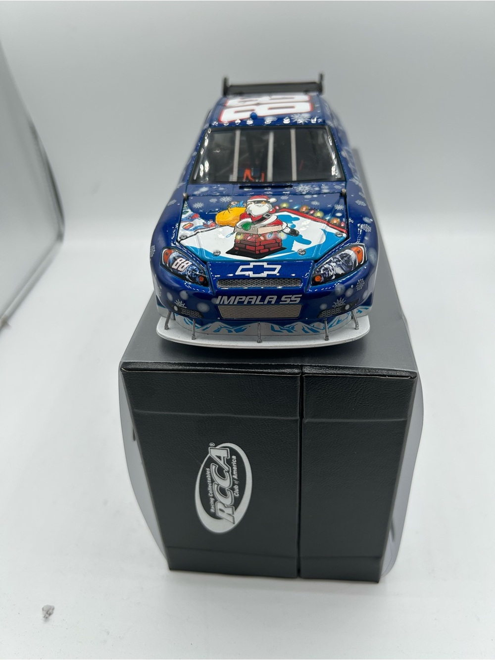 Car Model on Box - Picture 2 of 5